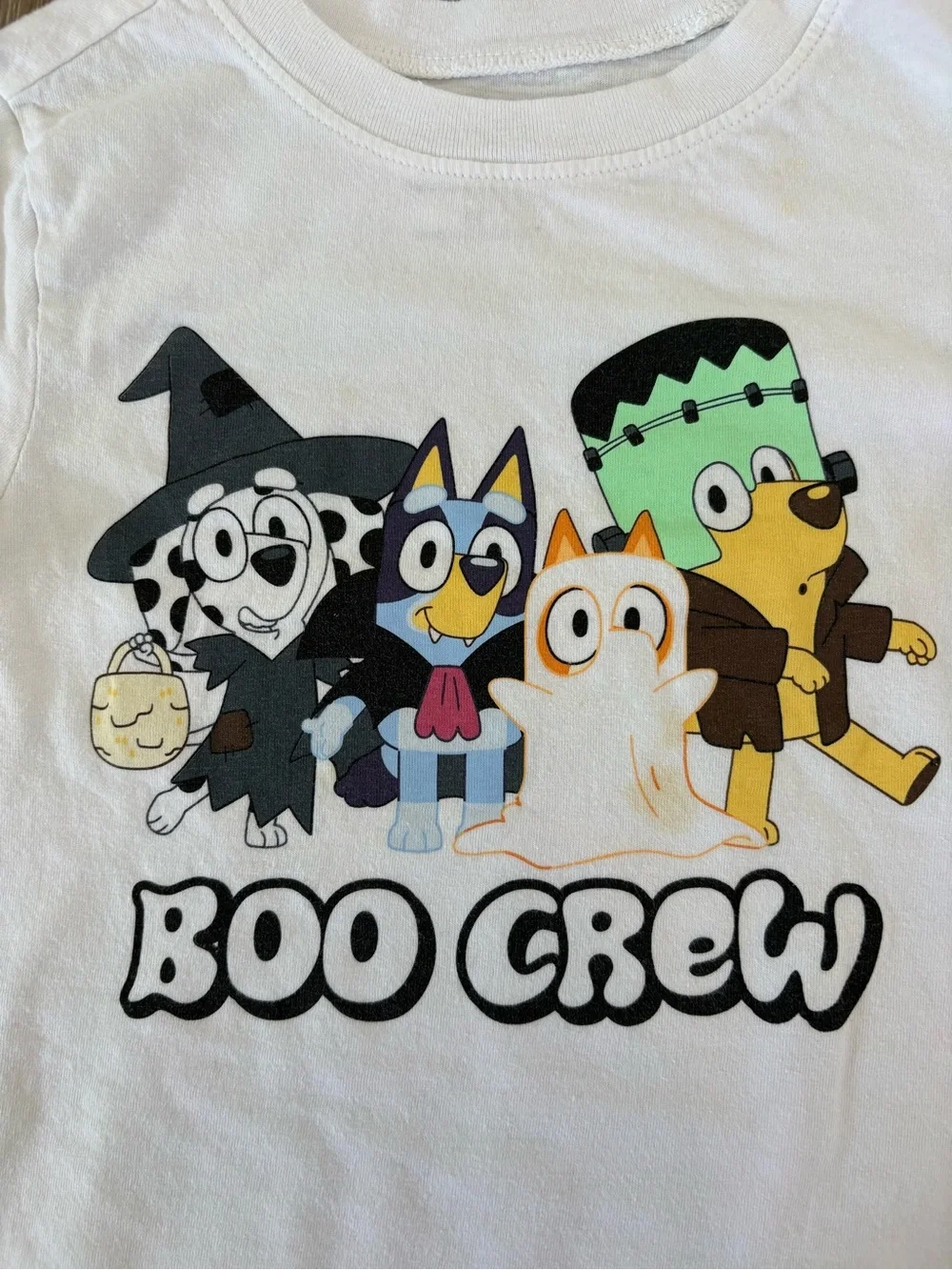 Disney Bluey Christmas Print Tee in Cream with Free Bluey Halloween Tee Sz: 4T